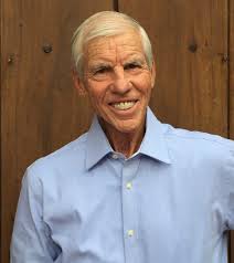 Lou Hoyt's Instagram, Twitter & Facebook