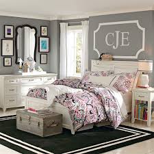 How to decorate the wall space above your arched headboard the lettered cottage arched headboard headboard decor bedroom wall decor above bed from www.pinterest.com. Above Bed Decor Eight Ideas For Decorating That Awkward Space Driven By Decor