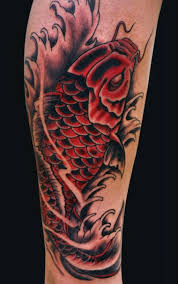 Este simpático tatuaje de flor de loto amistad por tattoo life, edd, significa una linda forma de llevar en tu piel un tatu de geométricos. Black Pez Koi Tattoo Novocom Top