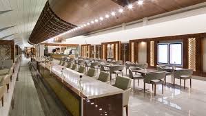Entry is complimentary for first class, business class and eligible emirates skywards customers, and you can also pay to enjoy our lounge in dubai. Emirates Business Class Lounge Dubai Airport Concourse B Executive Traveller