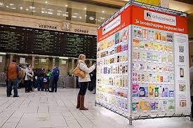 ce qui est interessant dans ce cas delhaize c est egalement que l on est dans une initiative de pop up store virtuel et itinerant de m commerce le shop cubes