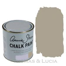 french linen chalk paint by annie sloan french linen is more like a light khaki or taupe the color makes you think pottery wohn schlafzimmer wohnen zimmer
