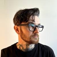 Denis Gomes's Instagram, Twitter & Facebook