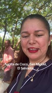 A Cora El Agua De Coco El Salvador
