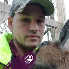 Edit ..... Found him its Marty Cagle with Pristine Sharpening Anyone know  the number for thr guy who does local knife and blade sharpening