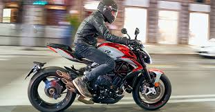 Mv agusta select a mv agusta bike to know the latest offers in your city, prices, variants, specifications, pictures, mileage and reviews. Mv Agusta Stattet Brutale Und Dragster Mit Scs Aus Tourenfahrer