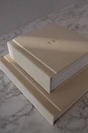 30 hard pages, which unfold to 180 degrees and don't allow for parts of the photographs to be hidden. Graphistudio Handmade Wedding Albums Books And Prints