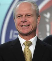 Red Wings pro scouting director Mark Howe honored to have his No. 2 jersey  retired by Flyers