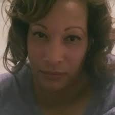 Roslyn Lane's Instagram, Twitter & Facebook