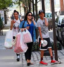 Though he's been leaning on his ex, liza morales, since his split from khloe kardashian being cordial is always beneficial when children are involved. as radar has reported, odom will spend the holidays with his children with morales. Khloe Kardashian Is Not Spending Thanksgiving With Lamar Odom Find Out His Plans