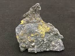 Raja ampat di papua dan mangani sumatera barat merupakan dua daerah penghasil batu badar emas. Jenis Batuan Mengandung Emas