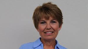 AASV awards scholarships and research grants to veterinarians