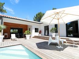 Une Jolie Maison Landaise Et Contemporaine Terrasse Bois Paletten Pool Terrasse Pool