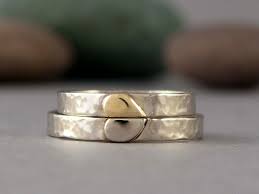 Solid Gold Heart Wedding Ring Set 3mm Wide Bands In Two Tone Etsy Heart Wedding Rings Handmade Wedding Band Wedding Ring Bands
