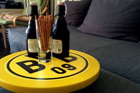 Der Vermutlich Schnellste Ikea Hack Den Es Gibt Verwandle Deinen Frosta Hocker In Einen Schicken Beistelltisch Fu Diy Beistelltisch Beistelltisch Ikea Hocker