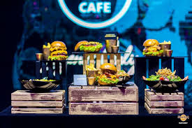 Hard rock international has locations in 74 countries. Hard Rock Cafe LanseazÄ Cea Mai AmplÄ Inovare A Meniului Avand Ca VedetÄ PremiaÈii Steak Burgers