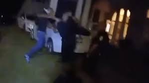 Honolulu police posted body footage showing officers placing a stun gun on a black man and fatally shooting him while responding to a call about an alleged theft allegation. Bodycam Footage Shows Moment Zulu Prince Lindani Myeni Is Shot Dead By Cops Daily Mail Online