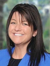 Robyn Smeltzer's Instagram, Twitter & Facebook