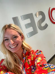 Kris Douglas's Instagram, Twitter & Facebook