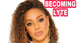 Short black hairstyles weave hairstyles cool hairstyles pixie styles short hair styles natural hair styles mc lyte vitamins for women my hairstyle. Becoming The Lyte The Unsung Career Of Mc Lyte Youtube