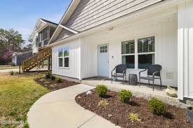 Homes for Sale Between $436856-$873712