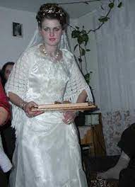 Fakat artık büyük bir tehditle karşı karşıya olan bu muhteşem büyüler dünyasını , metin taşları sadece büyük hasara uğratmakla kalmadı, kıtayı ve. Traditionelle Nuse Kultur Gesellschaft Albania