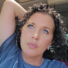 Can heeler dogs clear a room with their gas?