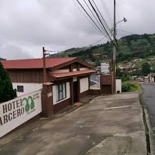 Hotel Zarcero C & R