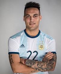 Agustina gandolfo, novia de lauro martínez, subió este video a instagram donde se ve como le corta el pelo a su pareja. 100 Ideas De Lautaro Martinez Futbol Inter De Milan Fotos De Futbol