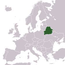 Hviterussland er en republikk i det østlige europa, en innlandsstat som grenser mot polen i vest, litauen og latvia i nordvest, russland i nord og øst og ukraina i sør. Hviterusslands Geografi Wikipedia