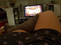 Ne runde auf dem sofa chillen. Chillen Auf Der Couch
