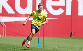 Frenkie de jong has a lot going for him when trying to squeeze him into any squad. Soleus Injury For Frenkie De Jong