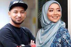 Pelakon, mira filzah, sering dikaitkan dengan zizan razak dan terbaru bersama remy ishak. Comedian Zizan Razak Previously Linked To Newly Engaged Mira Filzah Is Happy For Her The Star