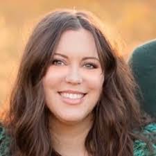 Miranda Newell's Instagram, Twitter & Facebook