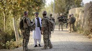 Der verein hatte die safehouses in kabul mit. Afghanistan Bundesregierung Streitet Uber Ortskrafte Politik Sz De