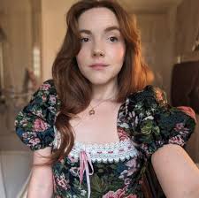 I need a long show. Around the 10 seasons mark that you can really get you  teeth into 😅. Finished :- •Wentworth •Walking dead •Weeds •GOF •Outlander  •Suits •Blacklist And so many