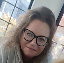 Can you still get your ears pierced at the mall ?