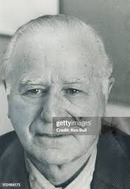 104 Leslie Bull Photos & High Res Pictures