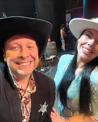 Crazy Country Western» 🤠🔥 Recap sur cette superbe fin de semaine au  Capitole! «Shérif» a eu beaucoup de plaisir avec sa belle gang de  talentueux!