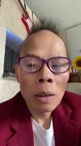 Engaging Indoor Moments with a Stylish Discusser