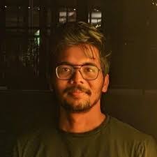 Denise Bosch's Instagram, Twitter & Facebook