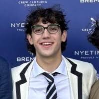 2700+ perfiles de «Alexander A. A.»