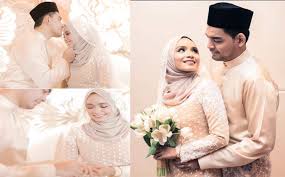 Tiktok पर nazeera ummi (@umminazeera)|282.4k लाइक। 73.9k प्रशंसक। hi i'm ummi nazeera. Hormati Permintaan Keluarga Ummi Nazeera Dr Izzar Nikah 23 Julai Gempak