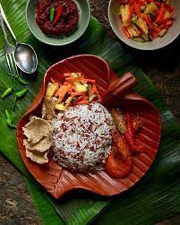 No frill breakfast eatery serving nasi dagang (originated from east coast of peninsula malaysia), along with few local kuih. Ada Yang Nak Buat Nasi Dagang Petang Nanti Resepi Ada Di Blog Masam Manis Semoga Menjadi Panduan Untuk Mencuba Resepi Pantai Timur Pulak