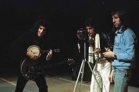 We are talking a little more than a week after we were. Brian May 70 Geheime Fakten Uber Den Queen Gitarristen