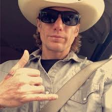 Waylon Edwards's Instagram, Twitter & Facebook