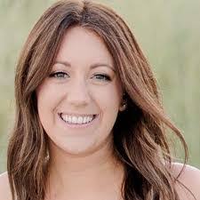 Gina Bates's Instagram, Twitter & Facebook