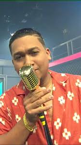 Esta noche las cantaré todas en @magicsportclub de Tenares. 🎶🕺🏻🎺🥁  ¡Dile tú! 🥳 , #DavidKada #Diferente #DileTú #TuAmorFueDiferente #Salsa  #salsadura