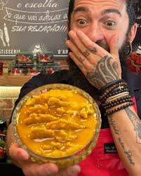 Separei aqui algumas fotos que traduzem toda a energia da nossa coleção  Pâtisserie D'amour, pra deixar esse TBT cheio de inspiração incríveis ❤✨  Ela está simplesmente apaixonante! Cada detalhe foi pensado com