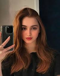 Ruth Harbour's Instagram, Twitter & Facebook